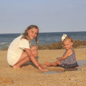 Meet your Posher, Deedee